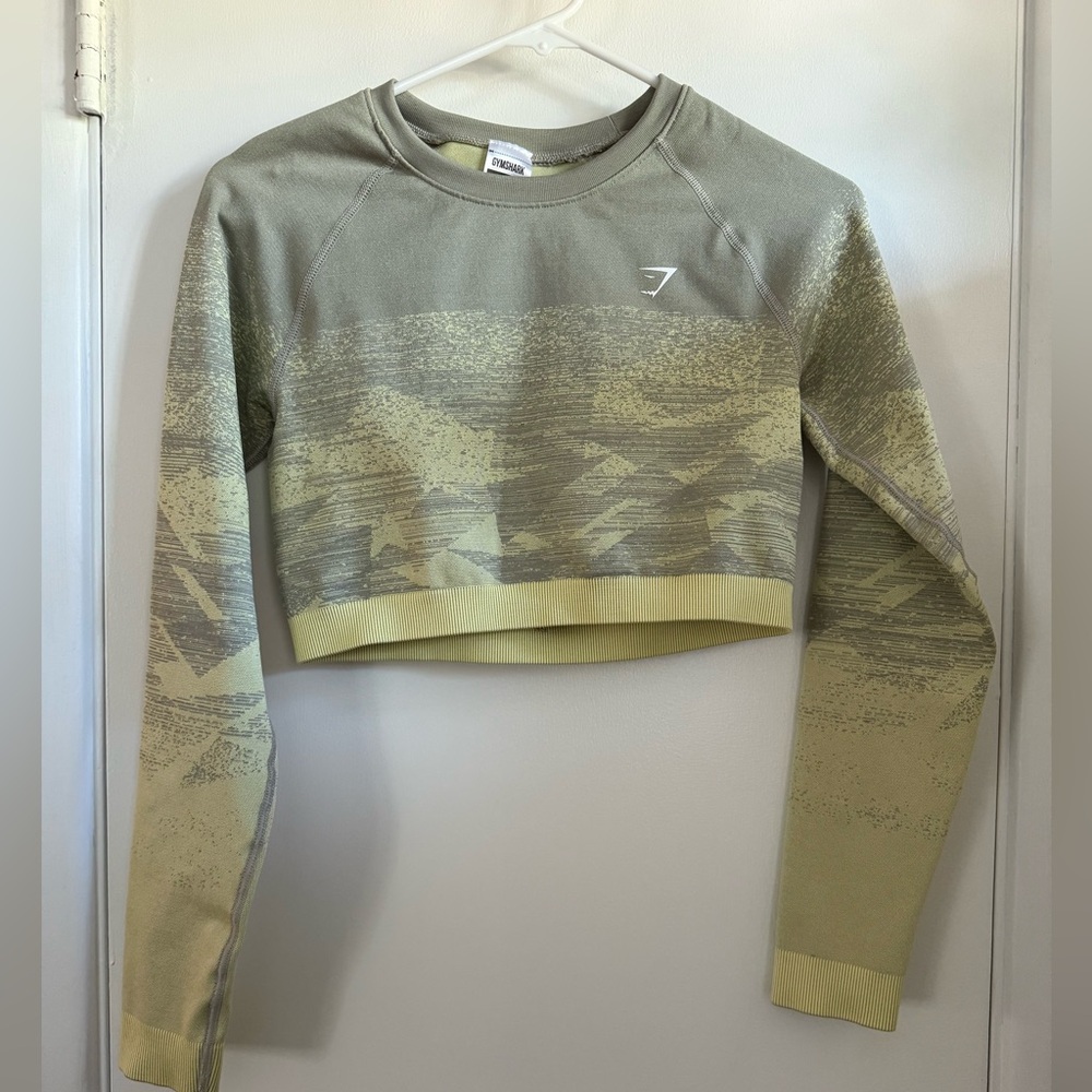 Gymshark Adapt Compression Crop with Long Sleeves, Size Large